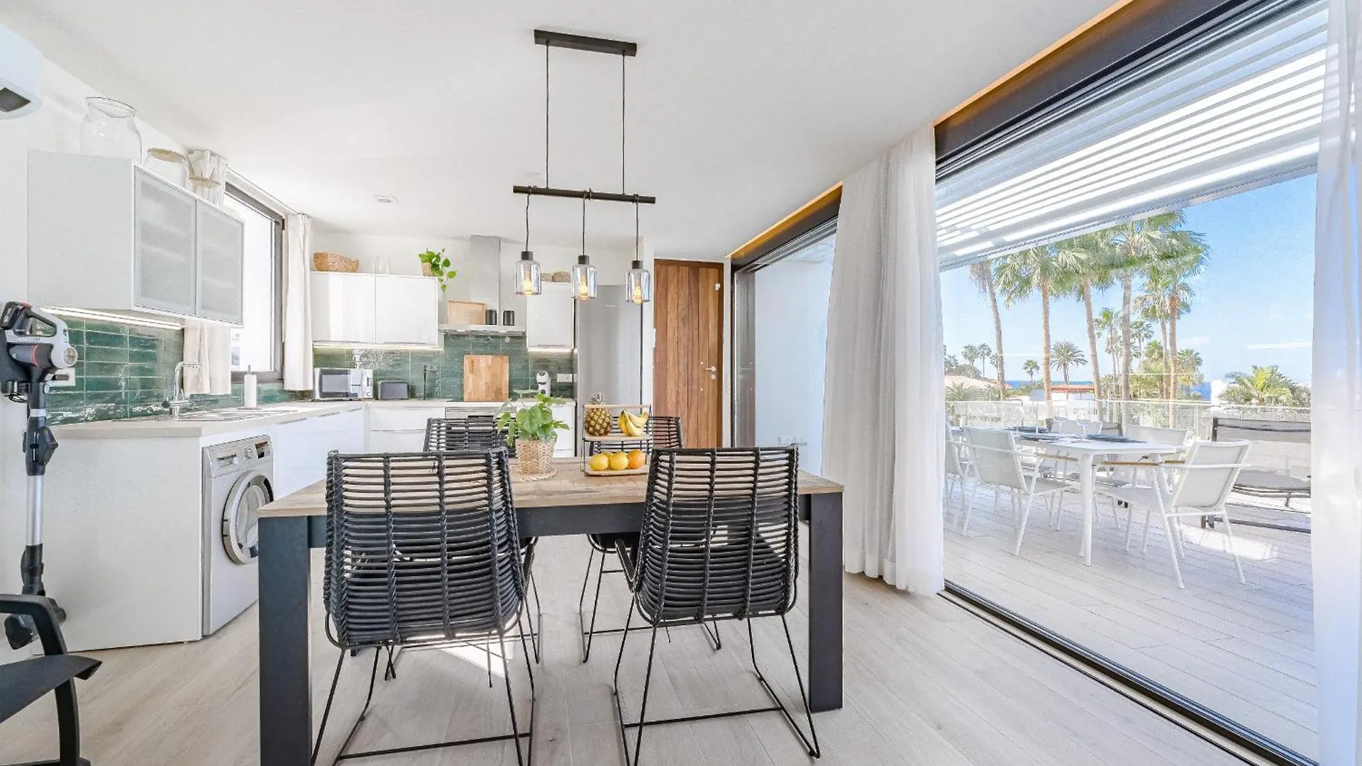 Apartment Don Carlos Sea View - Adults Only ! Playa de las Americas